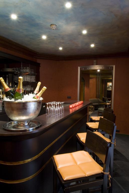 Hotel Restaurant Napoleon 퐁텐블로 레스토랑 사진